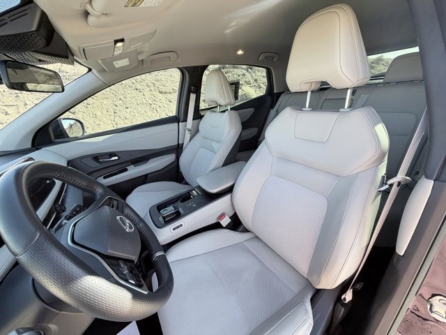 Used 2023 Nissan Ariya FWD image 23