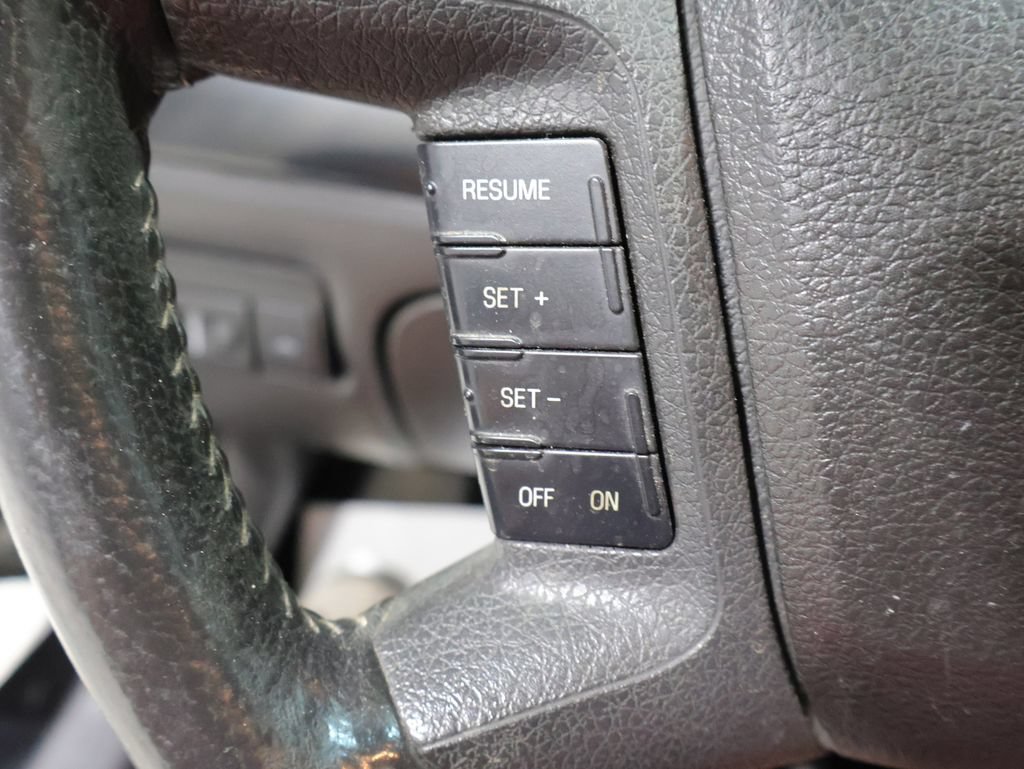 Used 2009 Ford Fusion SEL FWD image 12