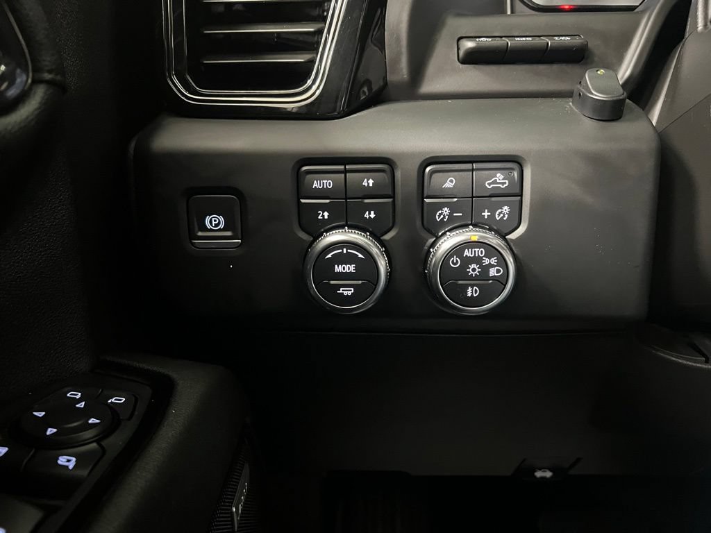 Used 2023 GMC Sierra 1500 AT4 w/ Technology Package AWD/4WD image 37