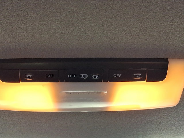 Used 2020 Nissan Versa SV image 25