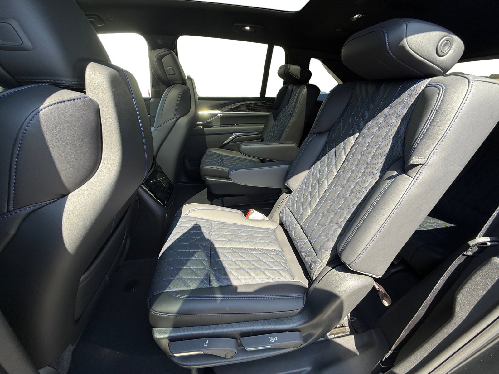 New 2026 Cadillac Escalade IQ Luxury 1 image 16