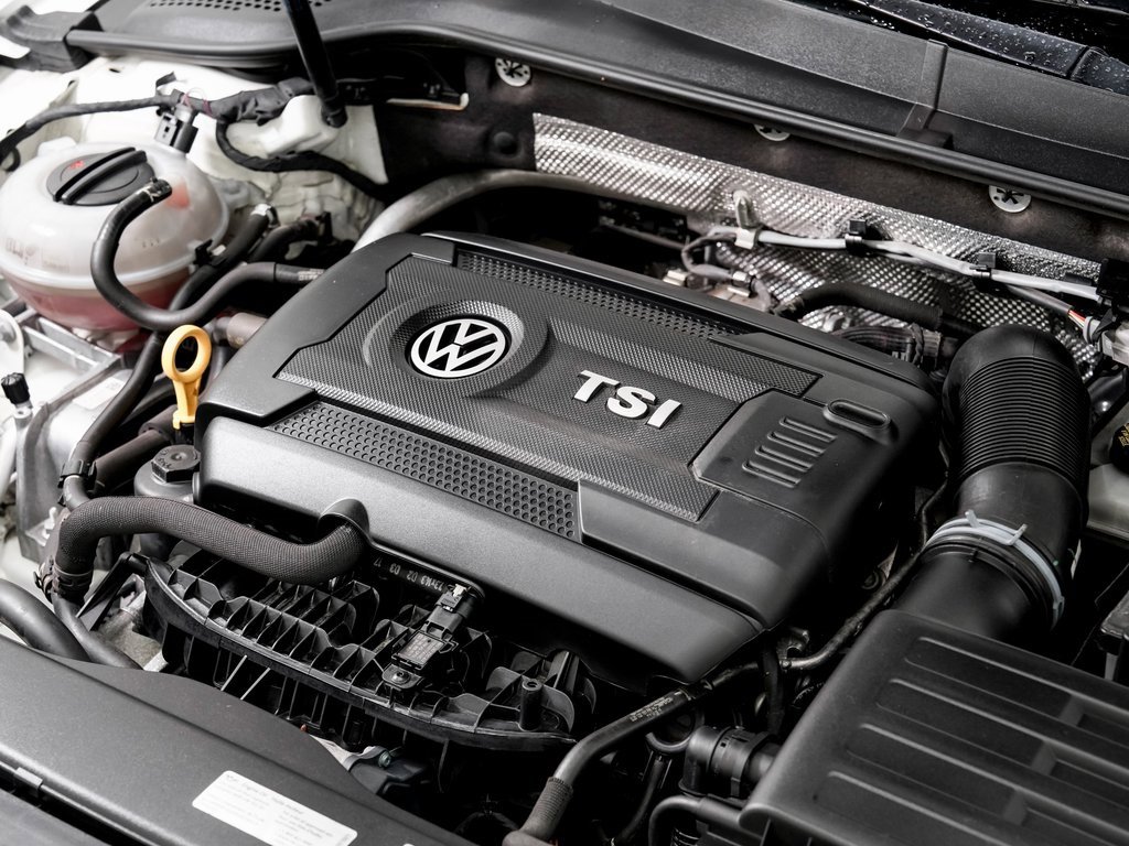 Used 2017 Volkswagen Golf S image 26