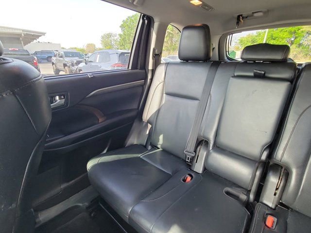 Used 2018 Toyota Highlander Limited image 4