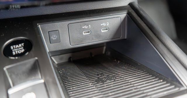 Certified 2025 Nissan Kicks SR image 28