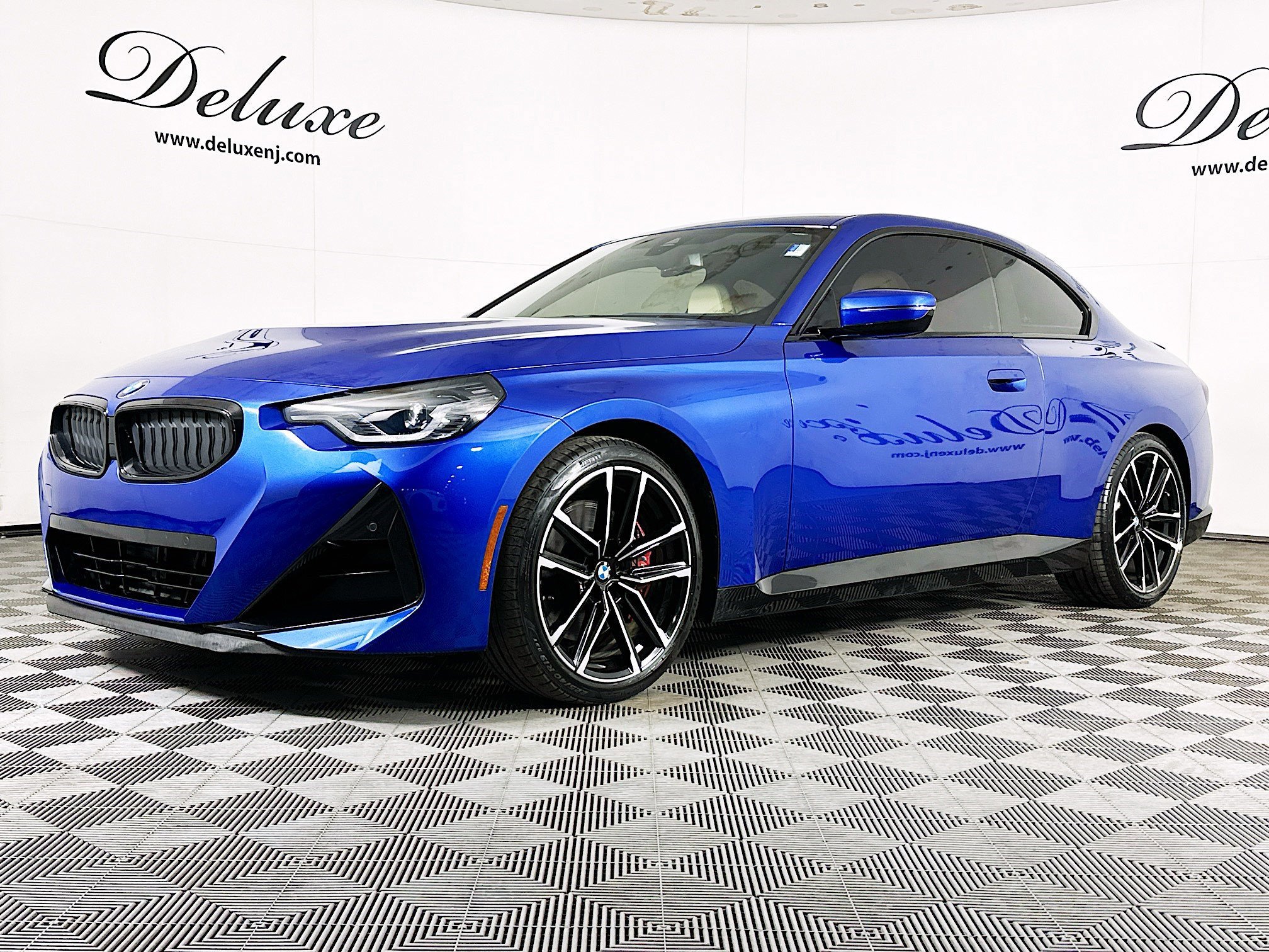 Used 2023 BMW 230i xDrive Coupe w/ Premium Package image 3