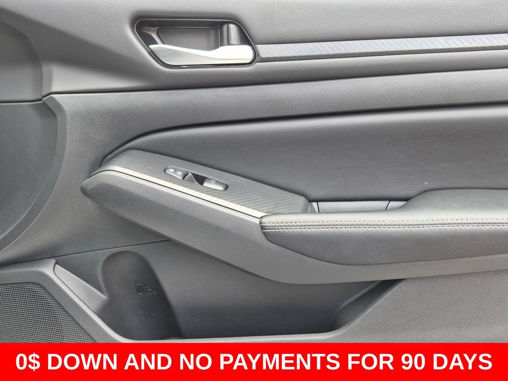 Used 2025 Nissan Altima 2.5 SV FWD image 29