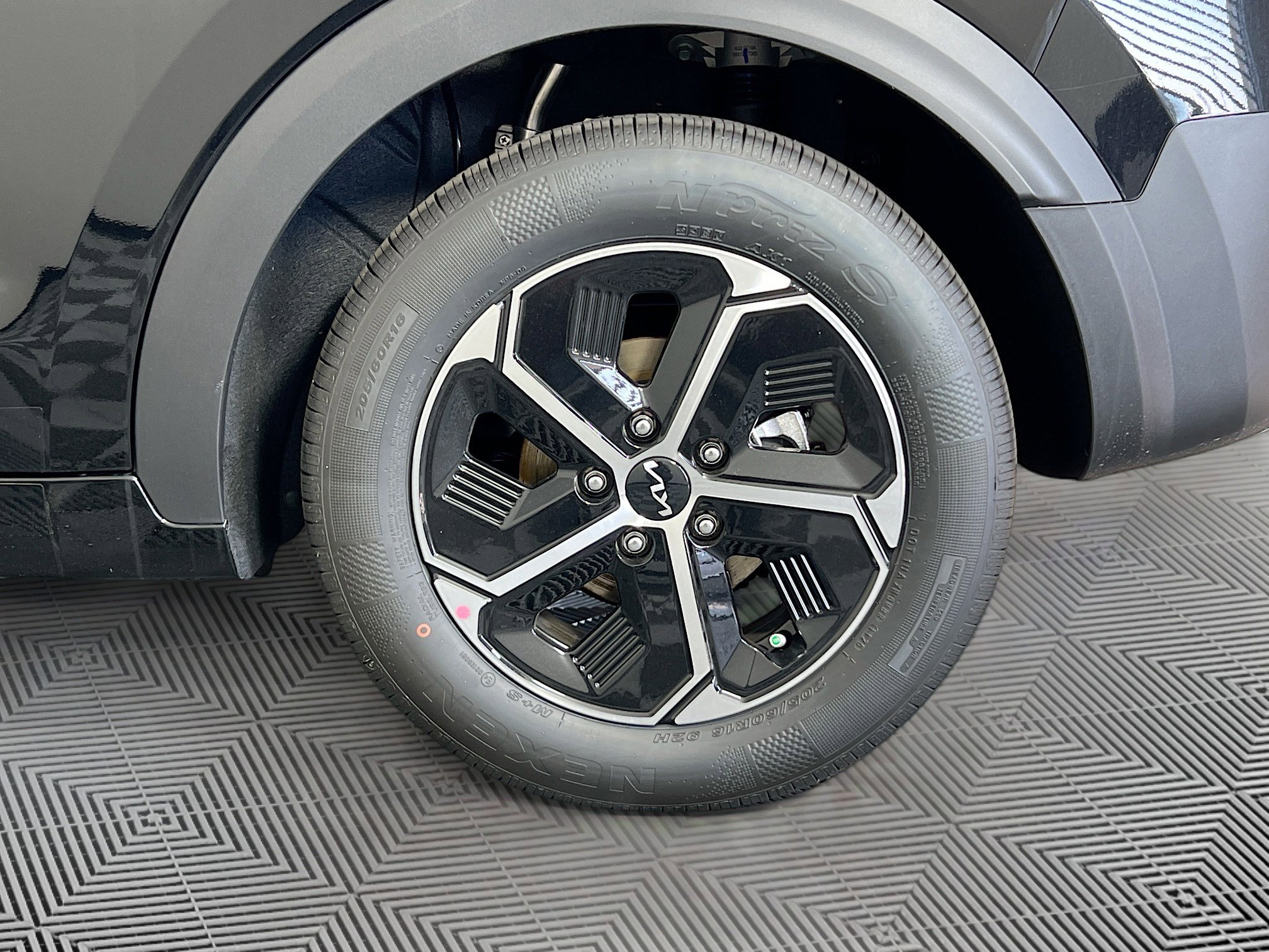 New 2025 Kia Niro EX image 34