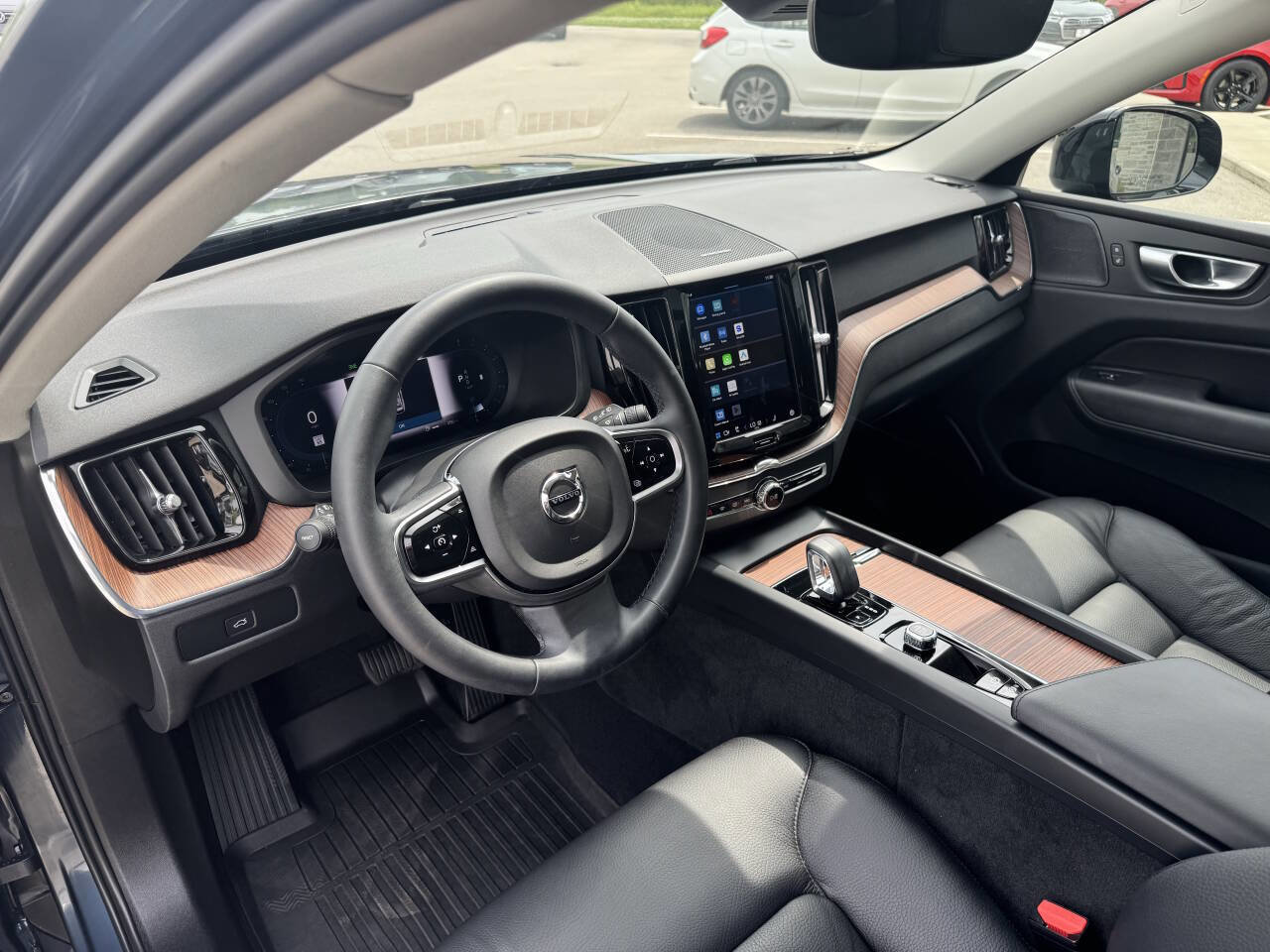 Used 2024 Volvo XC60 B5 Plus image 16