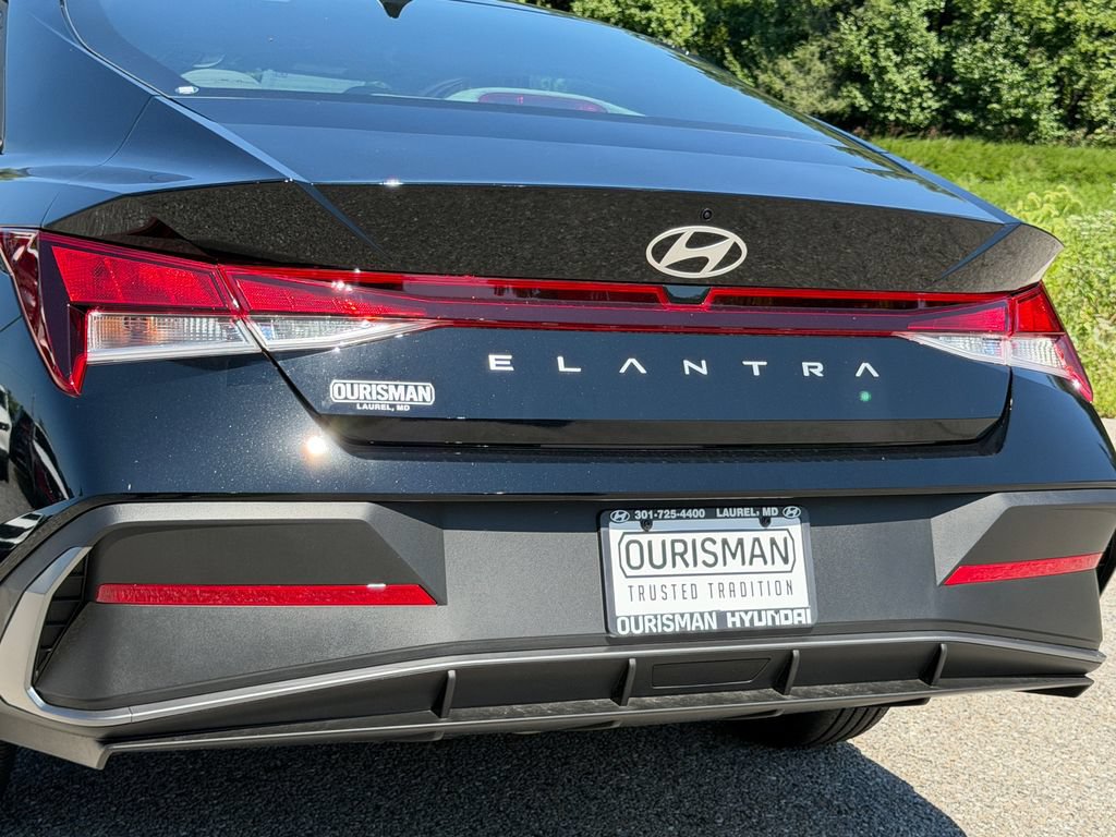 New 2026 Hyundai Elantra SE FWD image 9