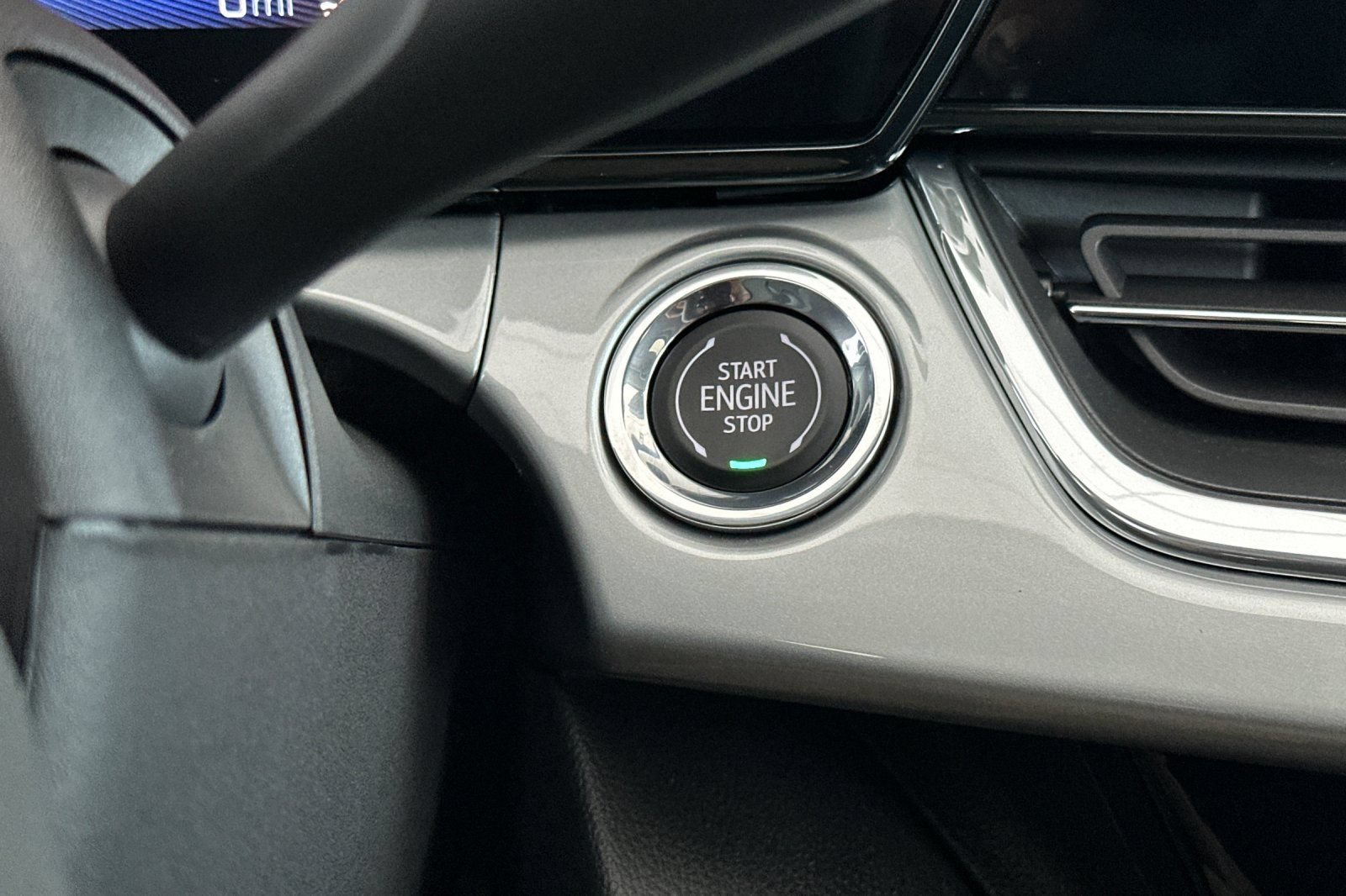 New 2026 Chevrolet Trax LT w/ Sunroof Package FWD image 22