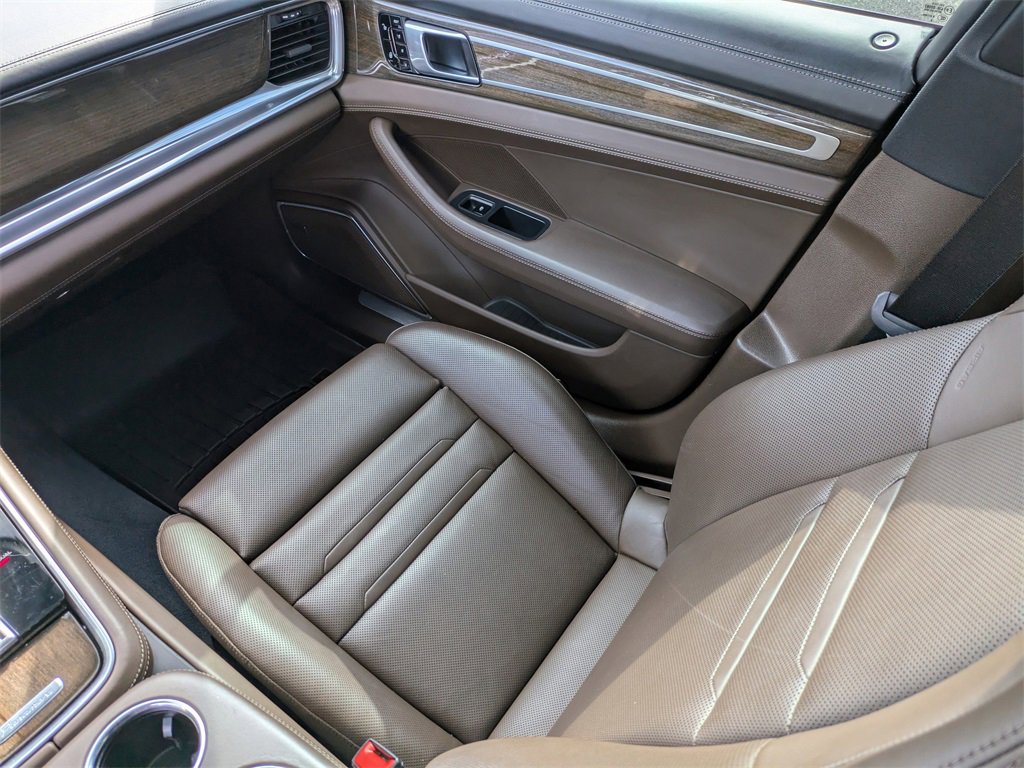 Used 2018 Porsche Panamera 4 image 19