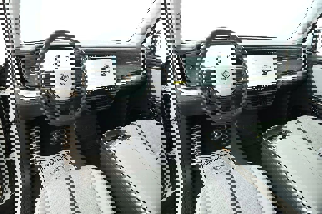 Used 2024 Rivian R1S Adventure image 11