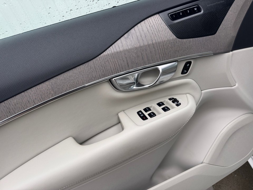 Certified 2023 Volvo XC90 B5 Plus w/ Protection Package Premier image 36