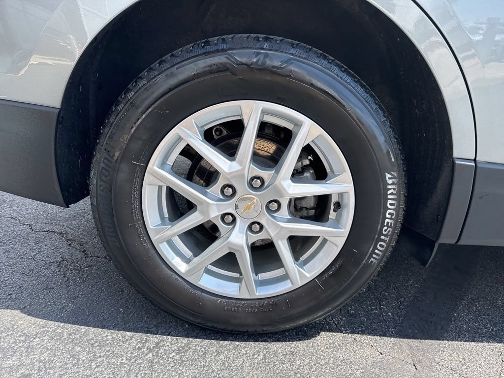 Used 2023 Chevrolet Equinox LS AWD/4WD image 46