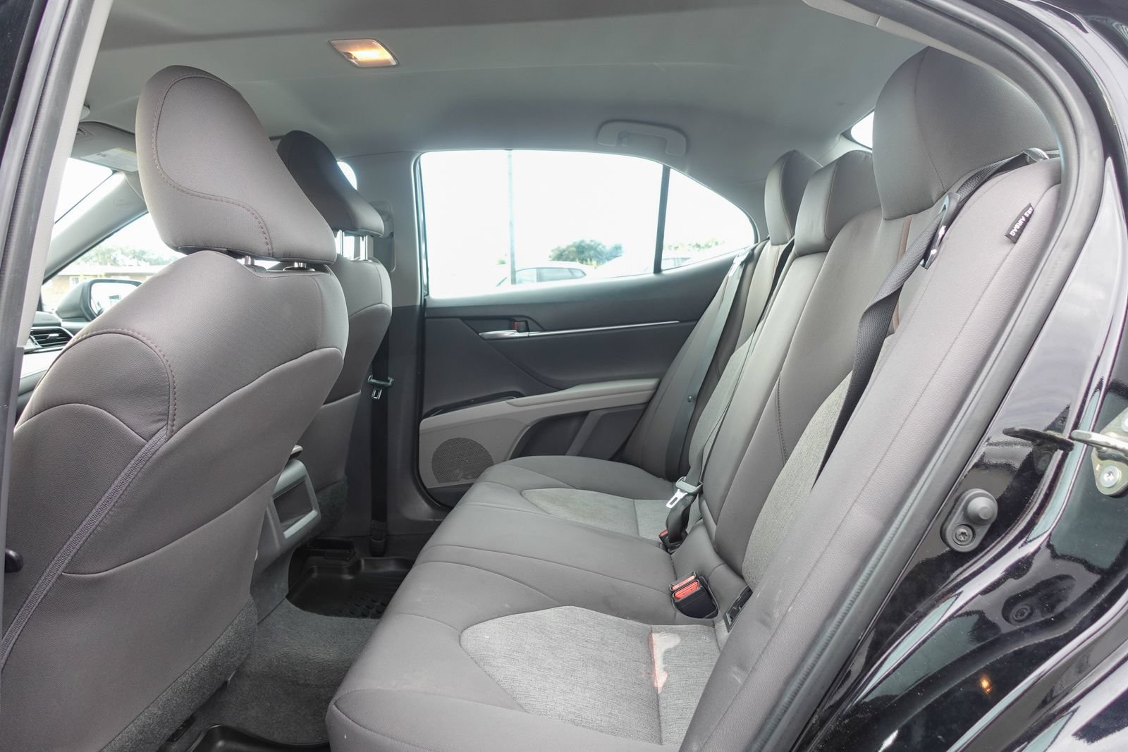 Used 2019 Toyota Camry LE FWD image 12