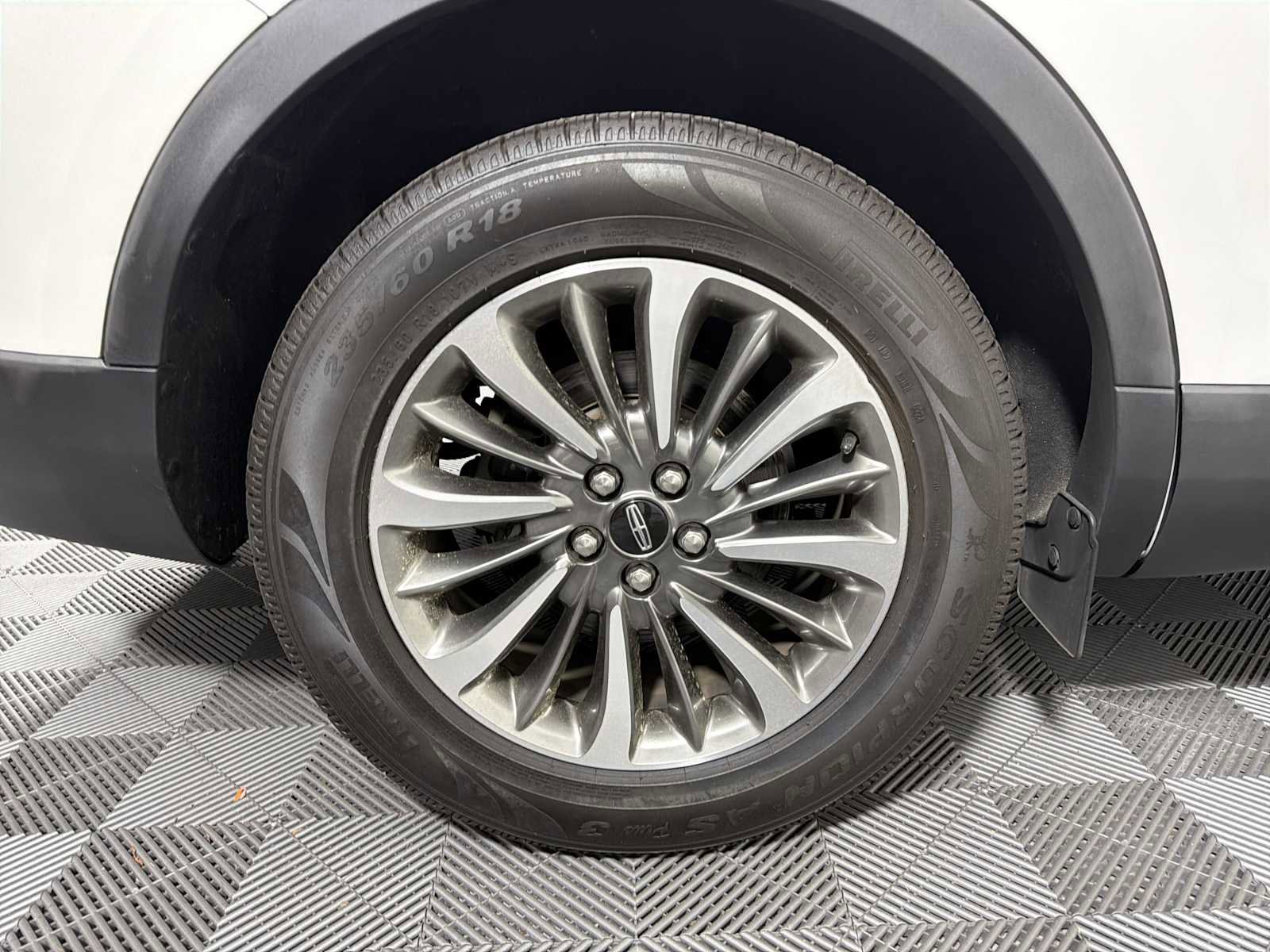 Used 2020 Lincoln Nautilus FWD w/ Equipment Group 101A image 17