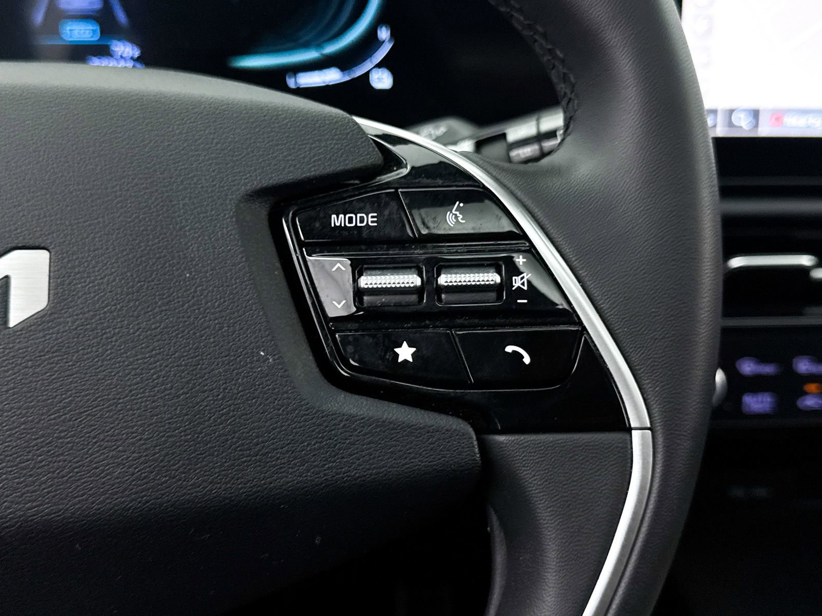 Certified 2024 Kia Niro EX Touring FWD image 36