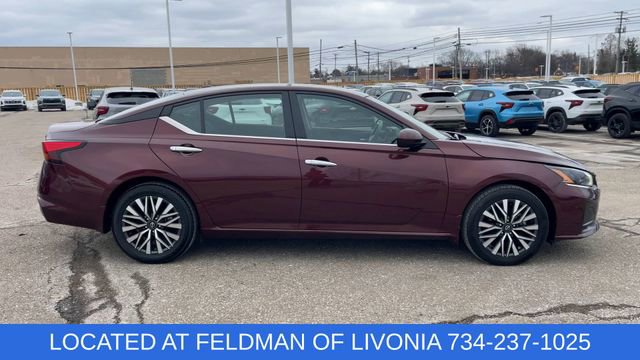 Used 2024 Nissan Altima 2.5 SV w/ SV Premium Package image 9