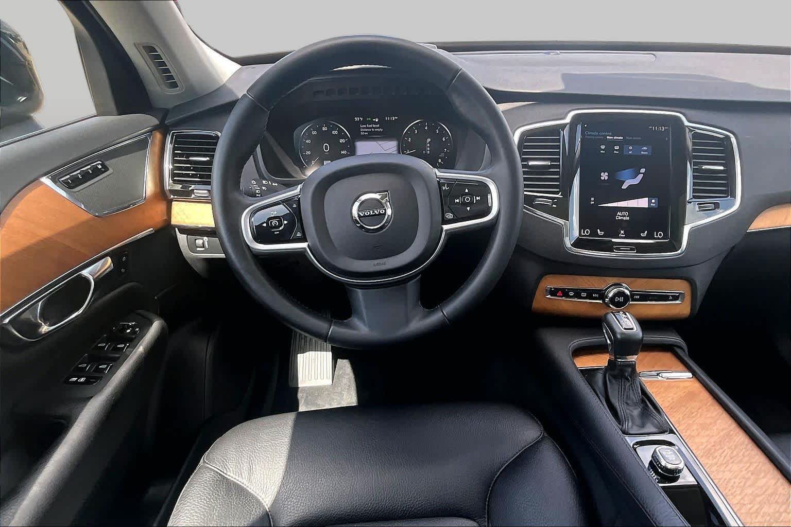 Used 2022 Volvo XC90 T6 Momentum w/ Advanced Package AWD/4WD image 5