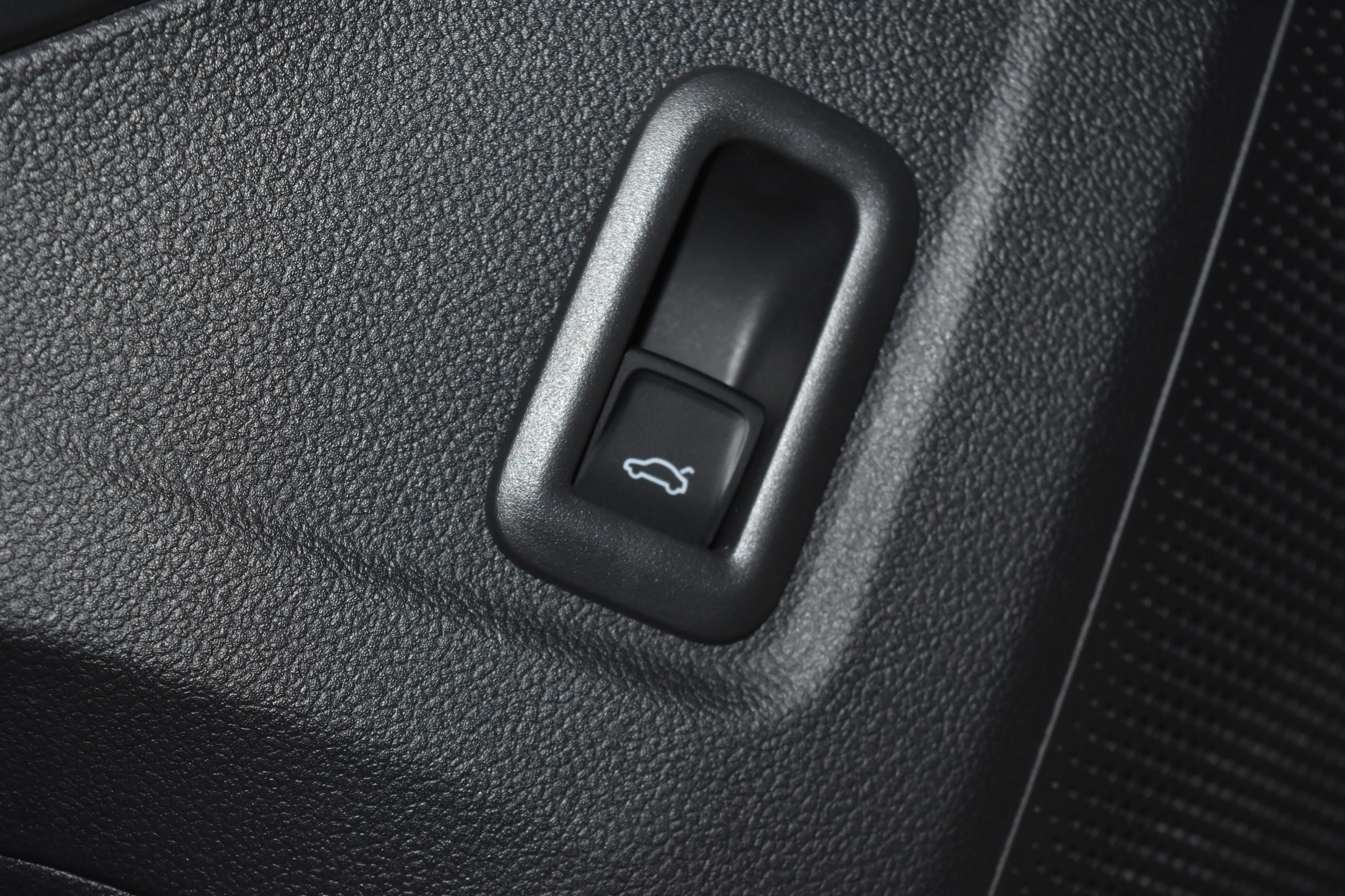New 2026 Volkswagen Tiguan SEL R-Line AWD/4WD image 5