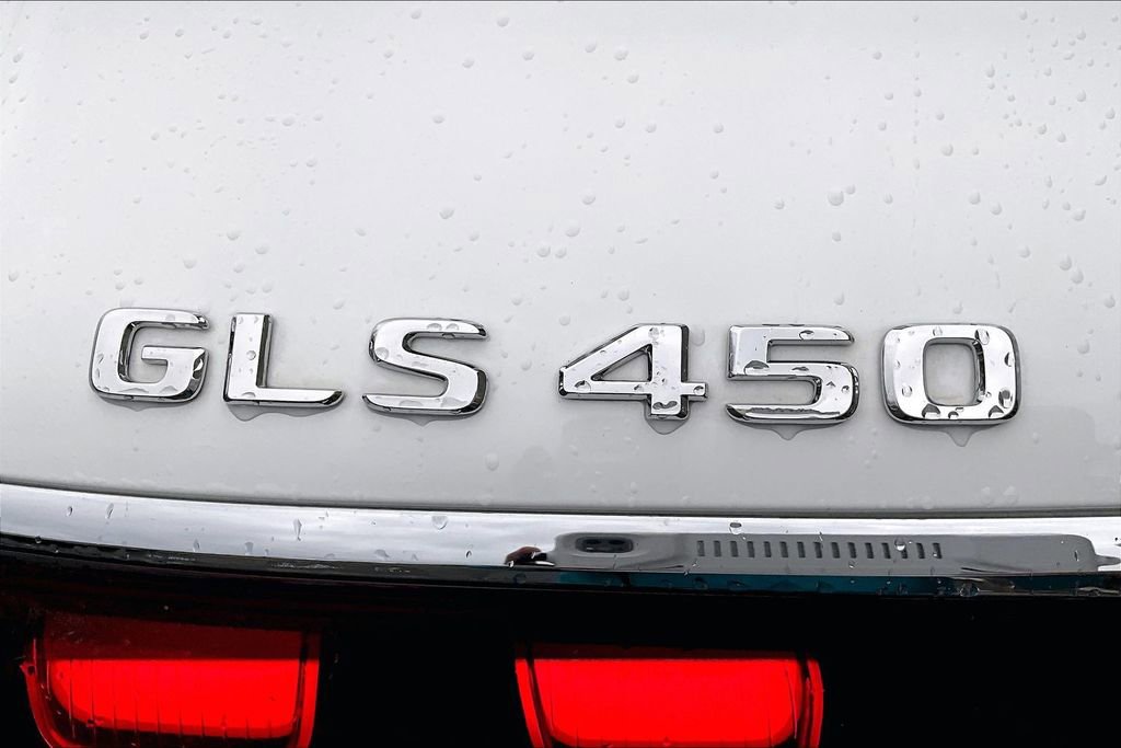 Used 2026 Mercedes-Benz GLS 450 4MATIC image 33