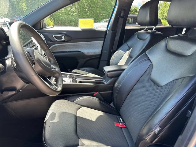 Used 2024 Jeep Compass Latitude AWD/4WD image 36