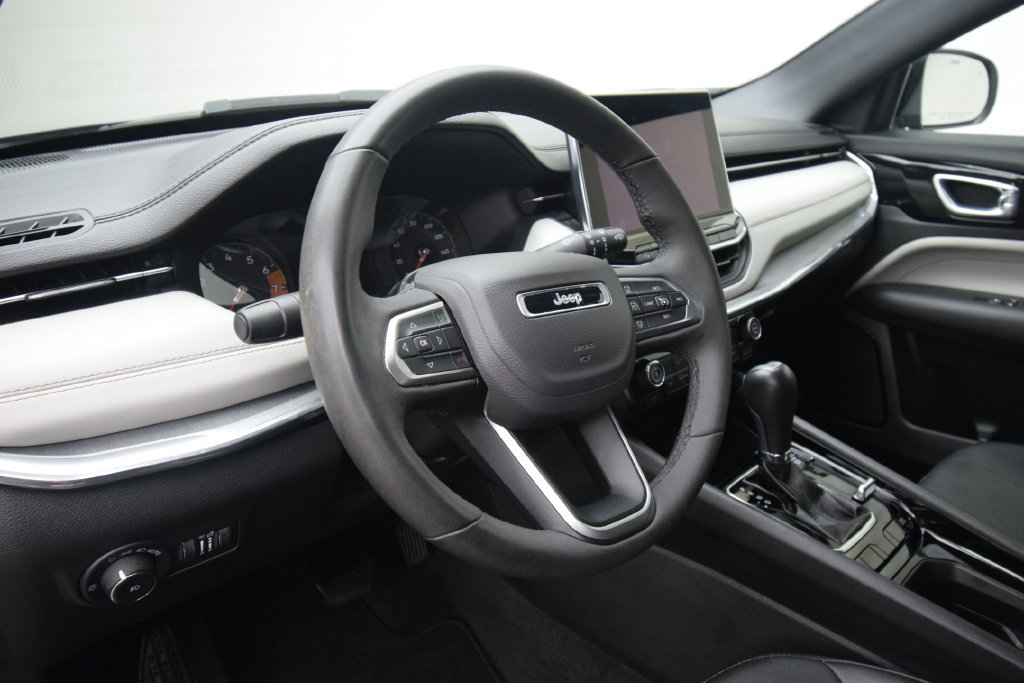 Used 2023 Jeep Compass Limited AWD/4WD image 11