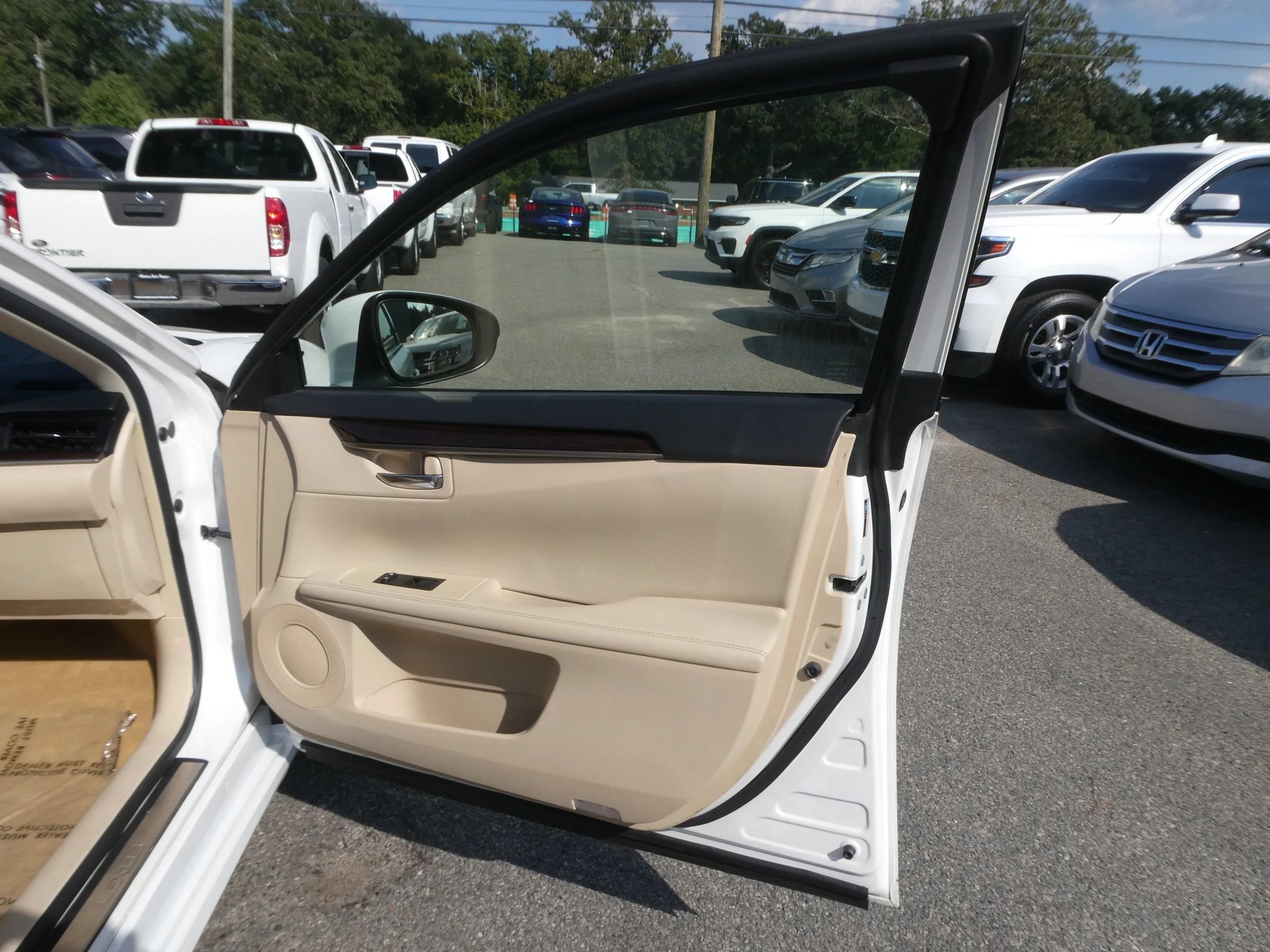 Used 2014 Lexus ES 350 w/ Luxury Package FWD image 27