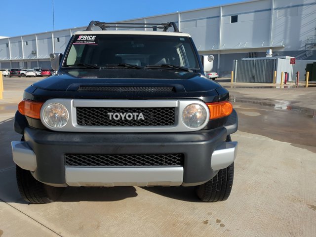 Used 2012 Toyota FJ Cruiser 4WD w/ Upgrade Pkg image 2