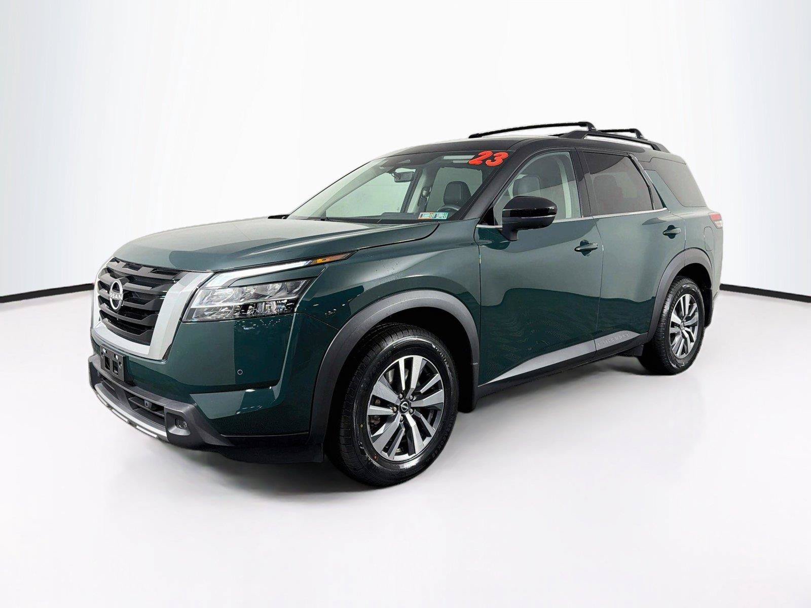 Used 2023 Nissan Pathfinder SL AWD/4WD image 7
