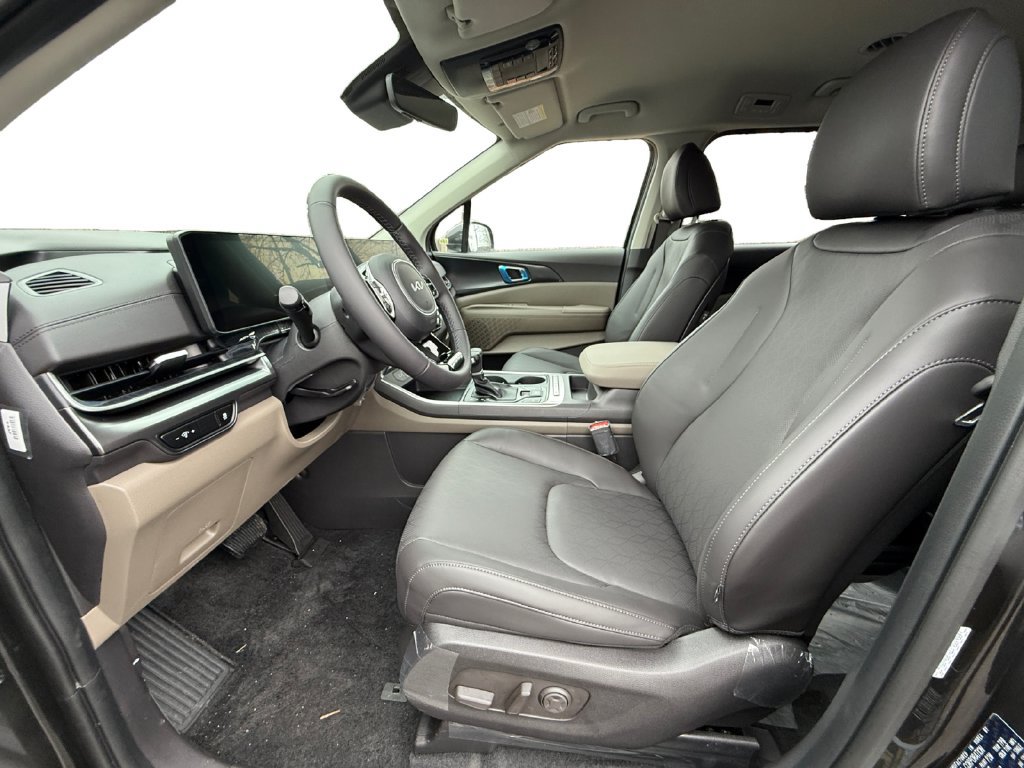 New 2026 Kia Carnival FWD image 9