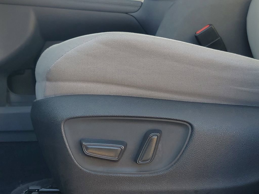 Used 2023 Toyota Sienna LE image 11