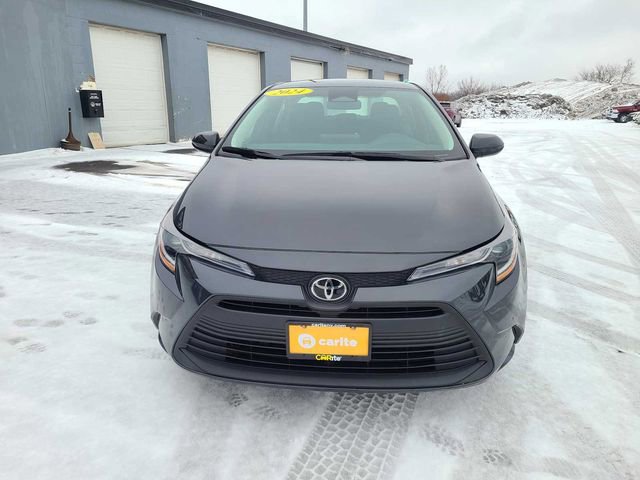 Used 2024 Toyota Corolla LE FWD image 3