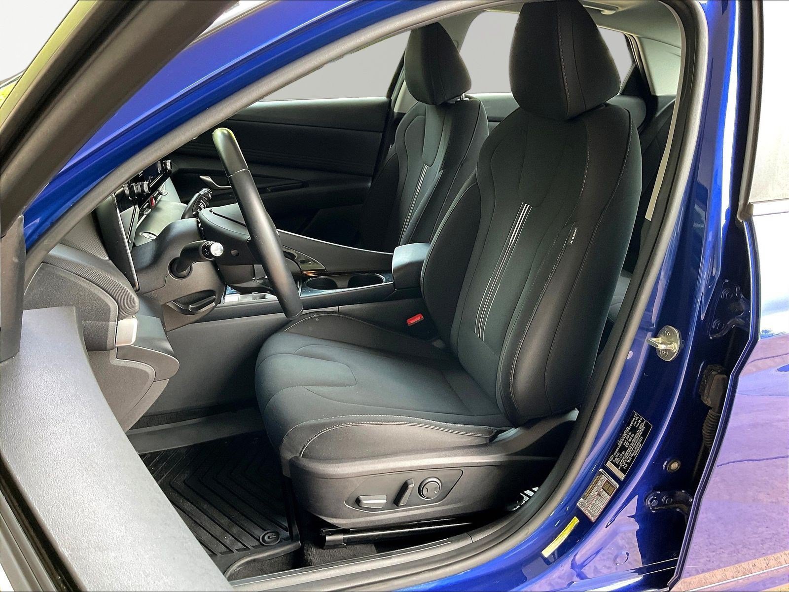 Used 2022 Hyundai Elantra SEL w/ Convenience + Premium Package FWD image 19