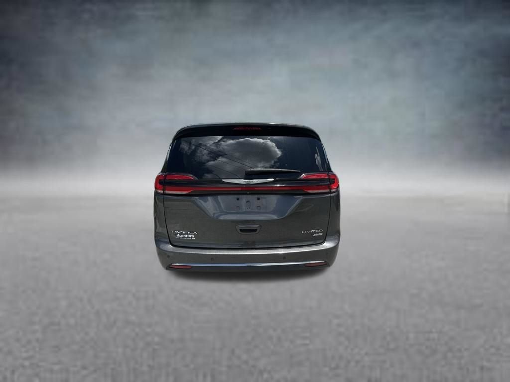 Used 2021 Chrysler Pacifica Limited AWD/4WD image 6