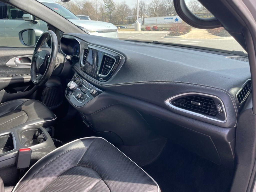 Used 2018 Chrysler Pacifica Limited w/ Advanced Safetytec Group image 30