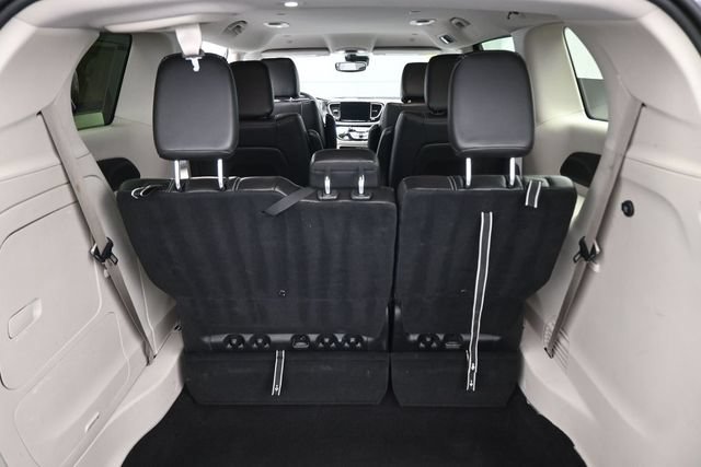 Used 2024 Chrysler Pacifica Limited FWD image 12