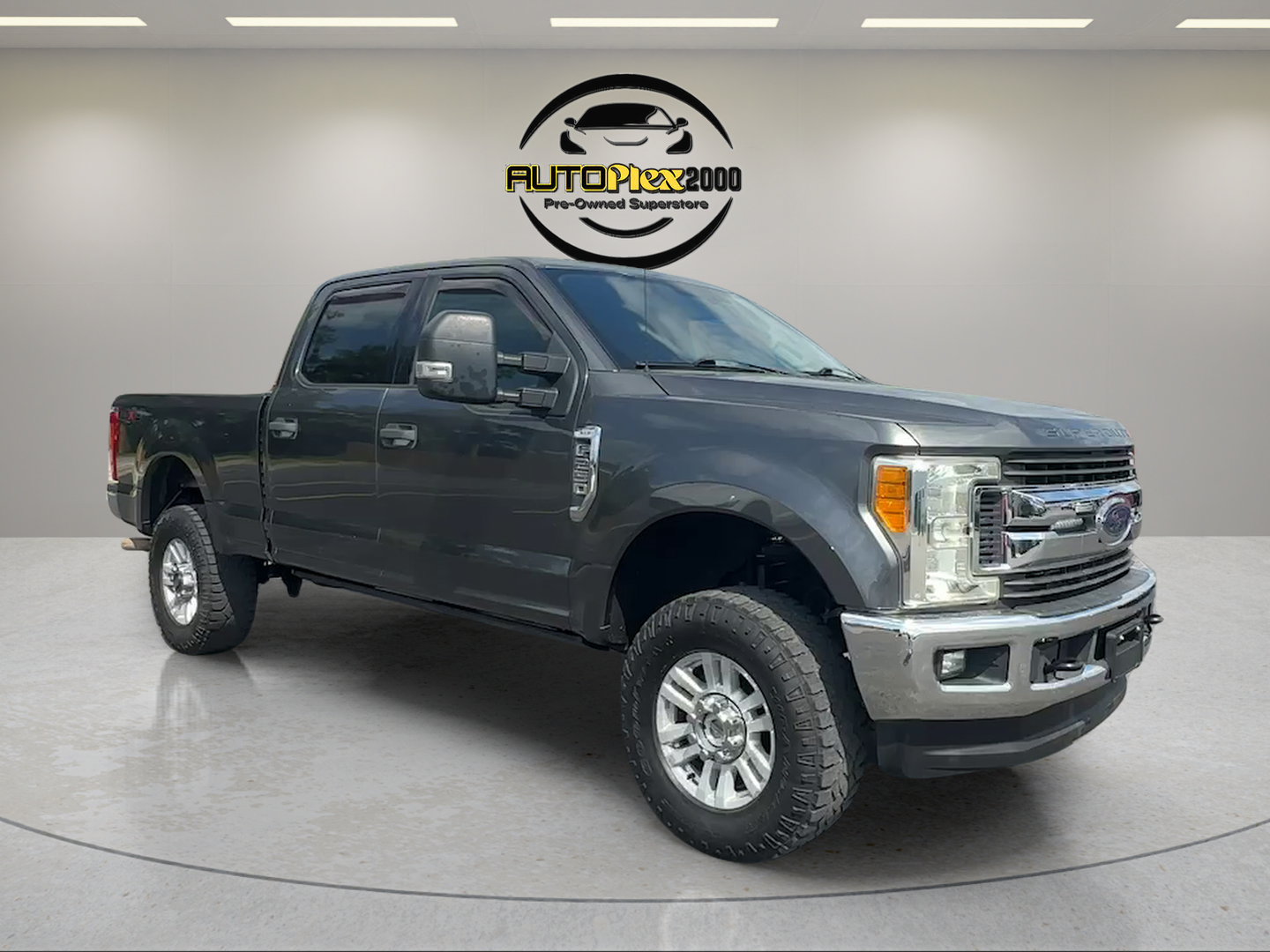 Used 2017 Ford F250 XLT w/ XLT Value Package AWD/4WD image 1