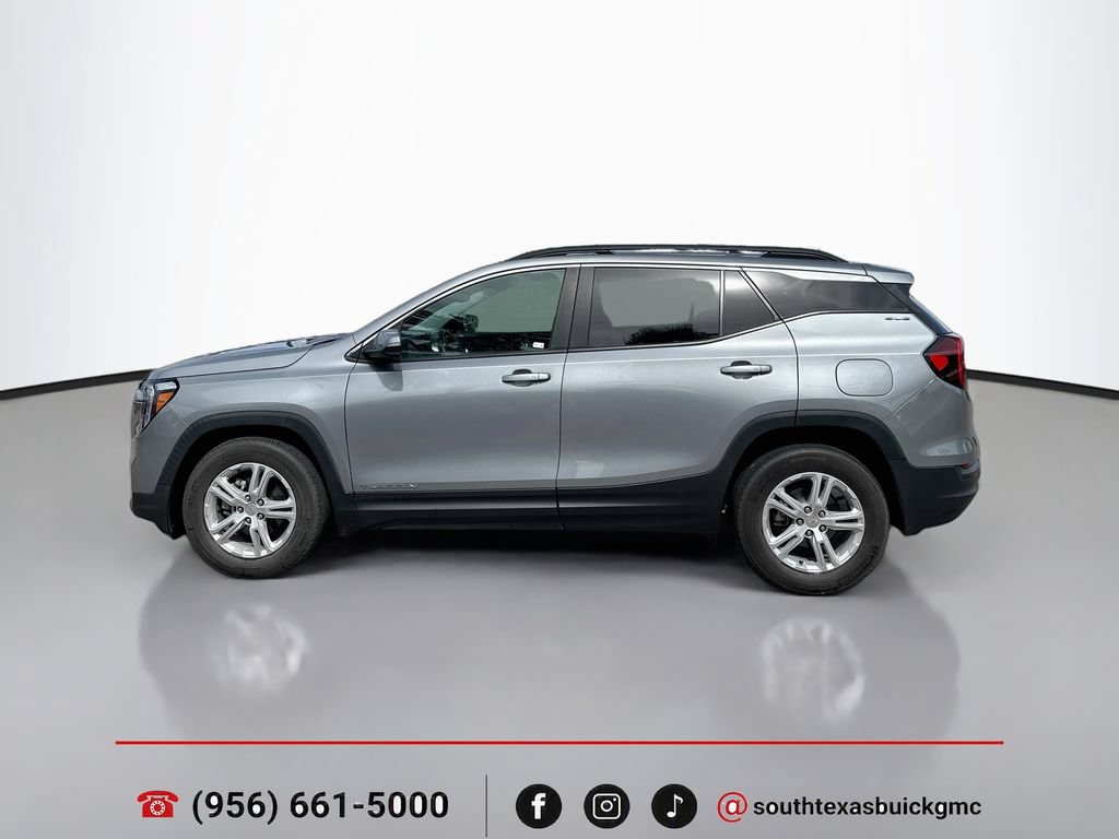 Used 2024 GMC Terrain SLE w/ Driver Convenience Package FWD image 4