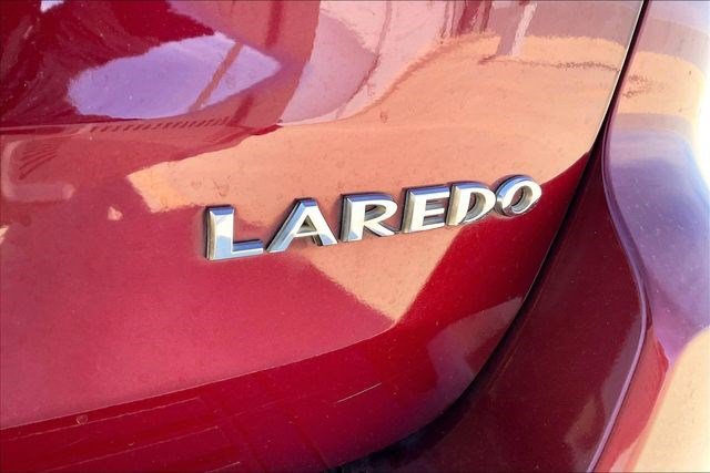 Used 2019 Jeep Grand Cherokee Laredo image 8