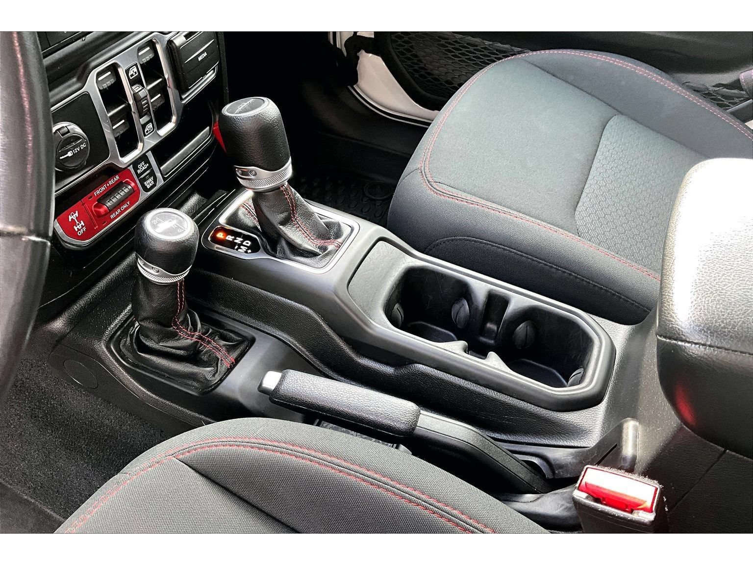 Used 2022 Jeep Gladiator Rubicon w/ Cold Weather Group AWD/4WD image 17