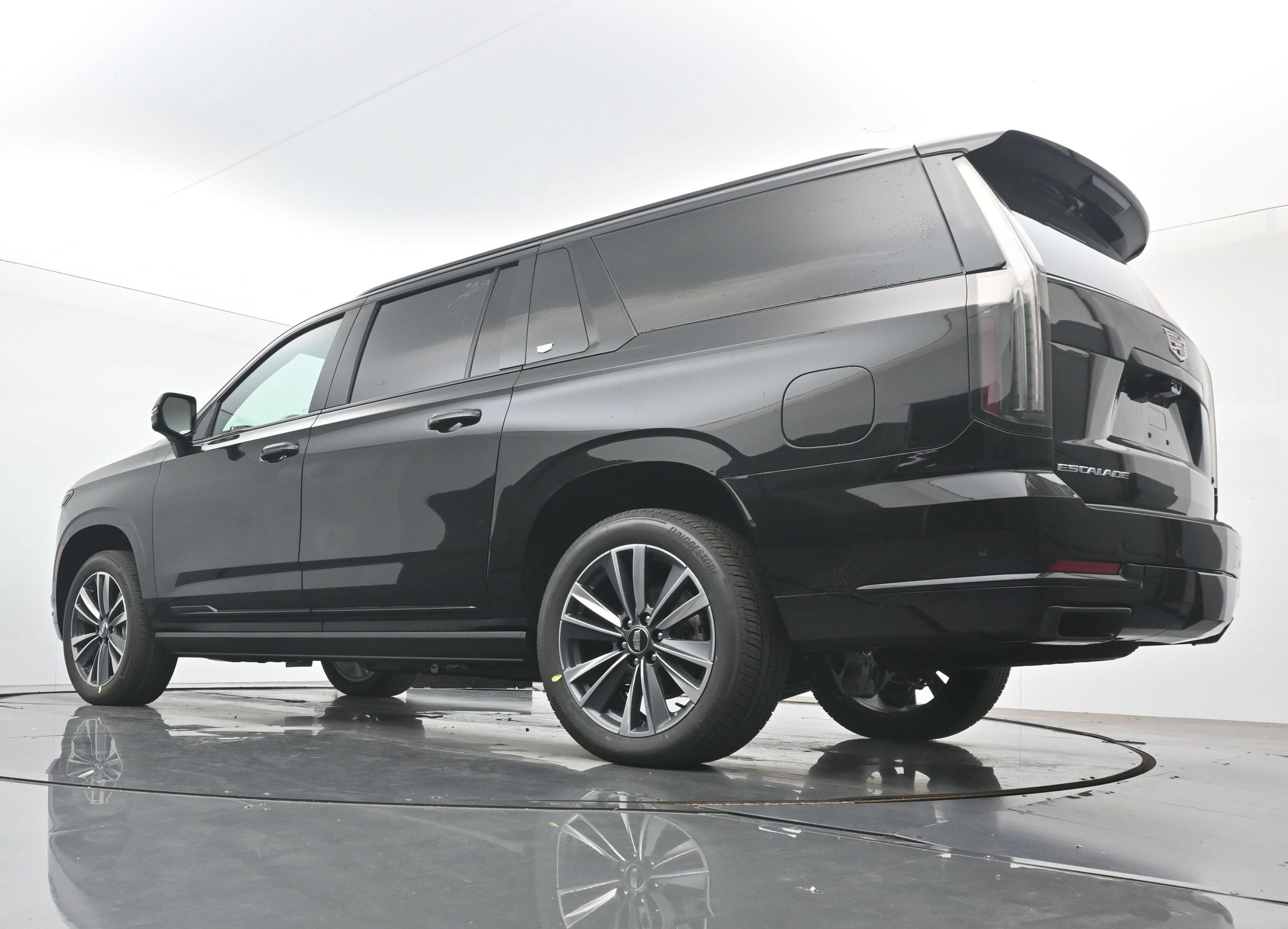 New 2027 Cadillac Escalade ESV Sport w/ Touring Package AWD/4WD image 17