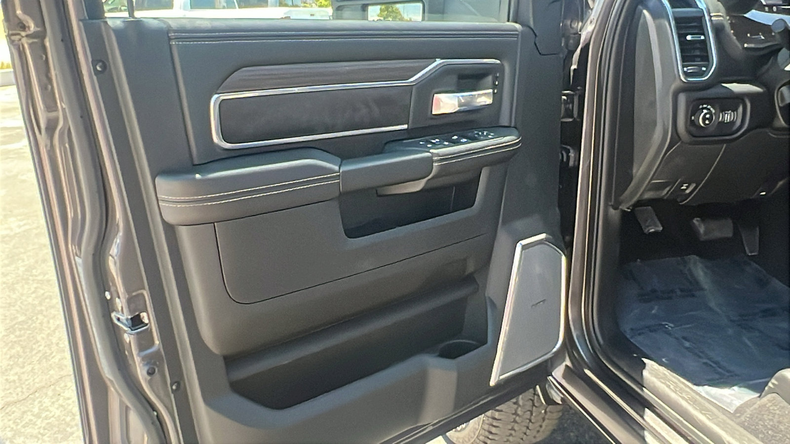 New 2025 RAM 2500 Laramie image 14