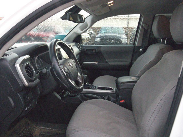 Used 2023 Toyota Tacoma SR5 AWD/4WD image 15