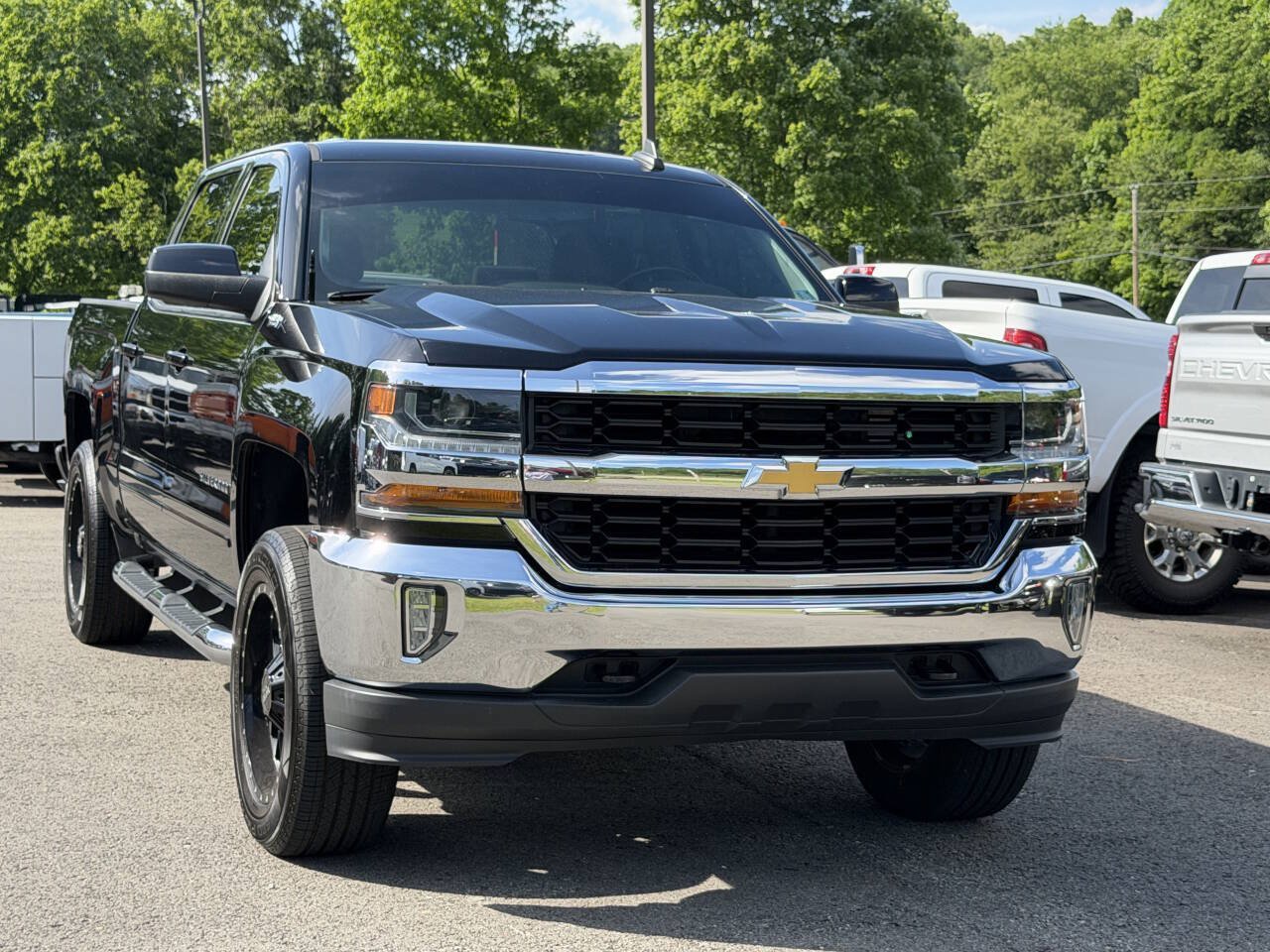 Used 2018 Chevrolet Silverado 1500 LT w/ All Star Edition AWD/4WD image 5