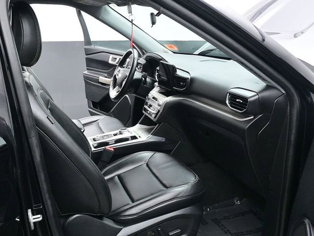 Used 2022 Ford Explorer XLT w/ Equipment Group 202A image 11