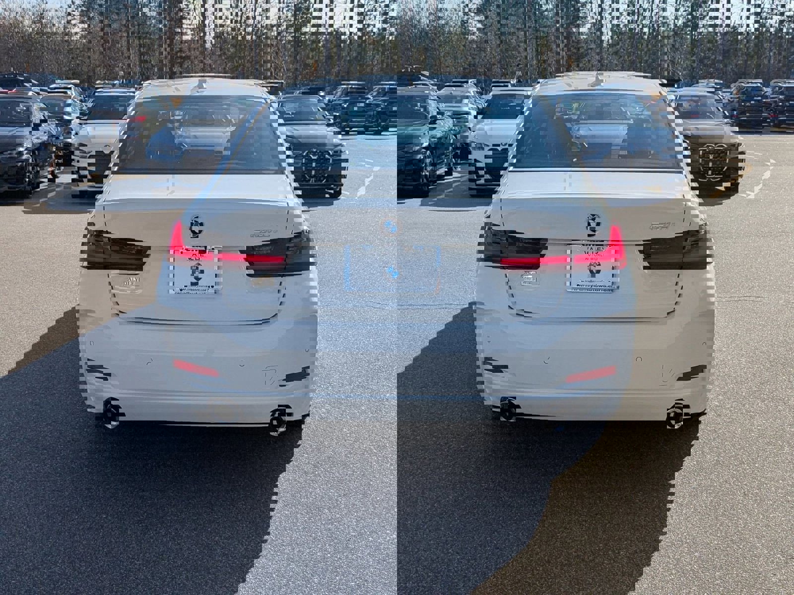 New 2025 BMW 330i Sedan w/ Premium Package image 4