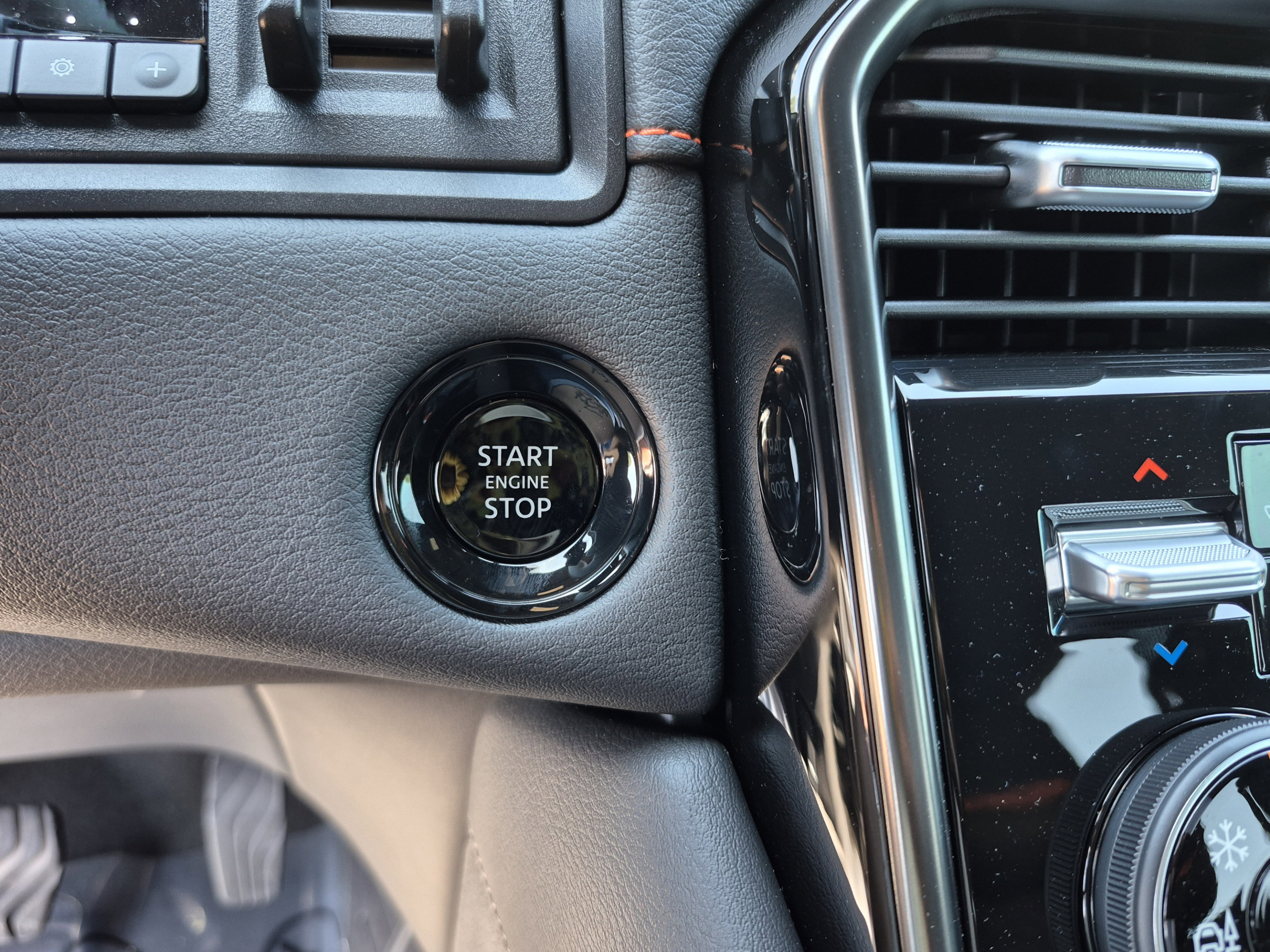 New 2026 Nissan Armada PRO-4X AWD/4WD image 34
