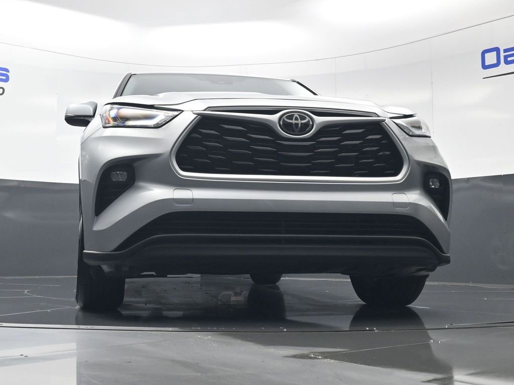 Used 2024 Toyota Highlander LE image 39