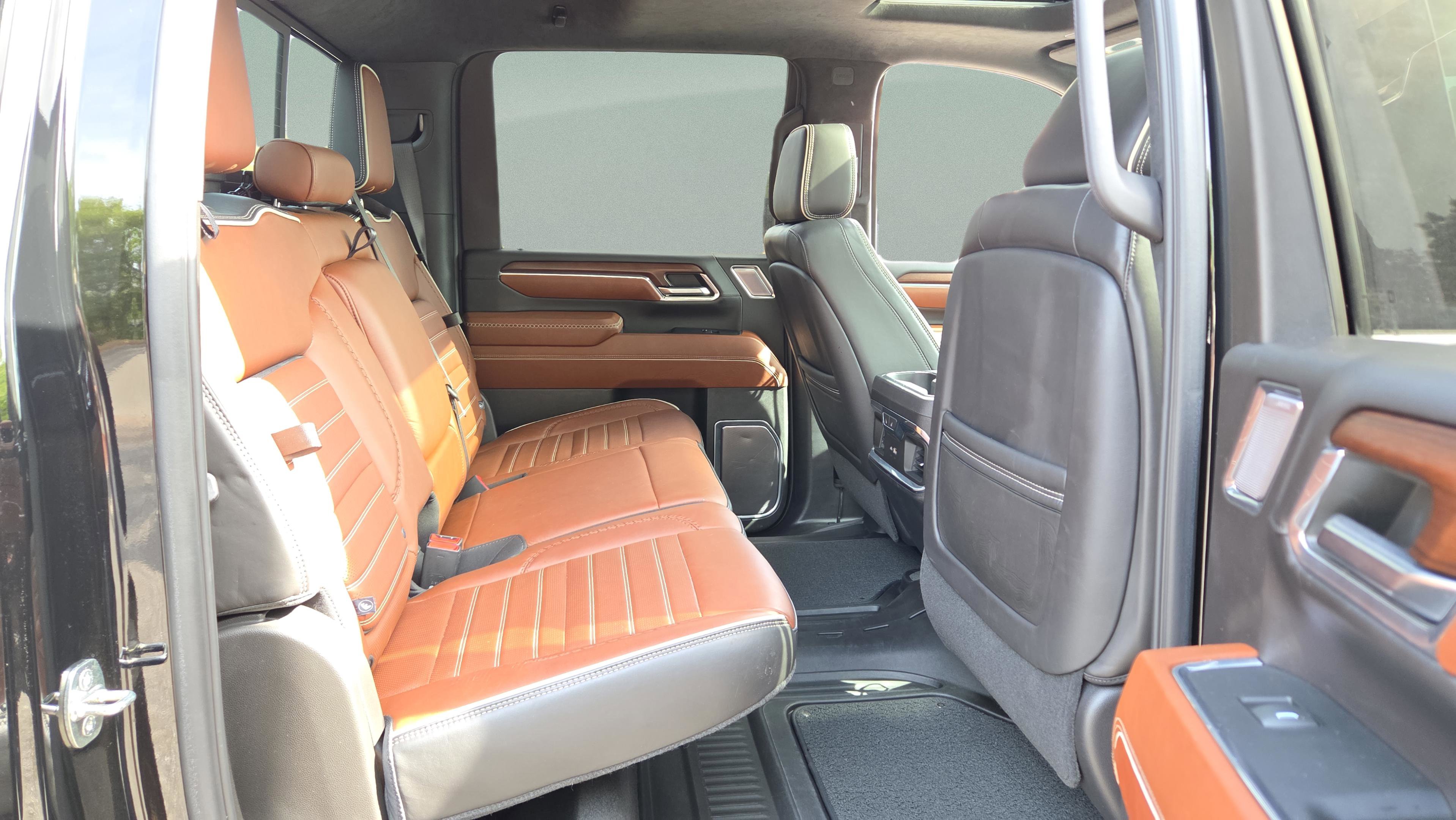 Certified 2024 GMC Sierra 2500 Denali Ultimate w/ Max Trailering Package image 17